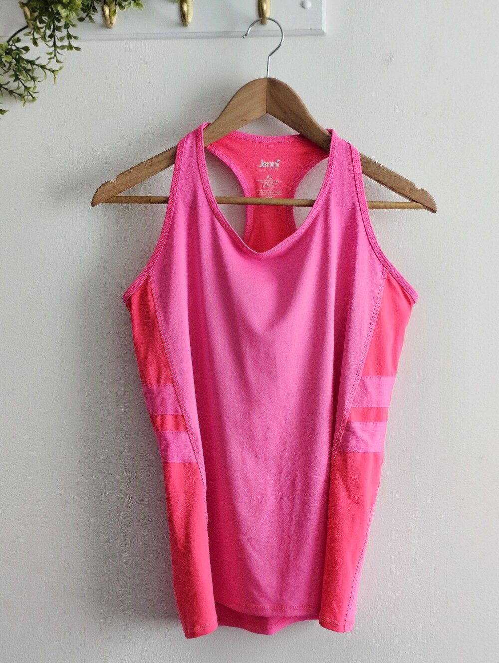 Jenni by Jennifer Moore Active Neon Pink Racerback Built-In Bra Tank XL